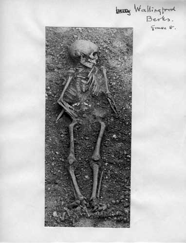 Record sheet of Wallingford grave 8